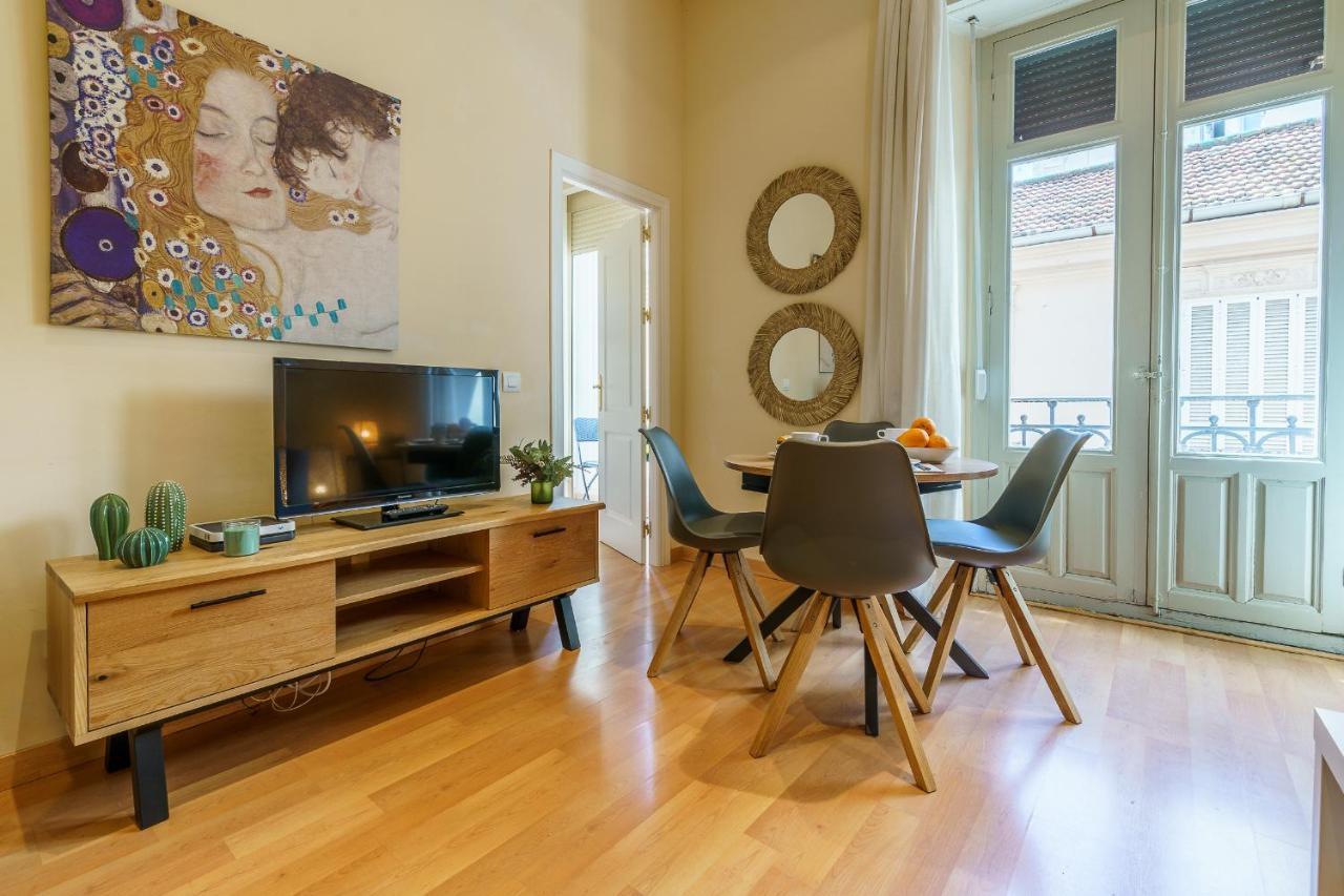 Bright Two-Bedroom Apartment In The Historic Center Malaga Zewnętrze zdjęcie