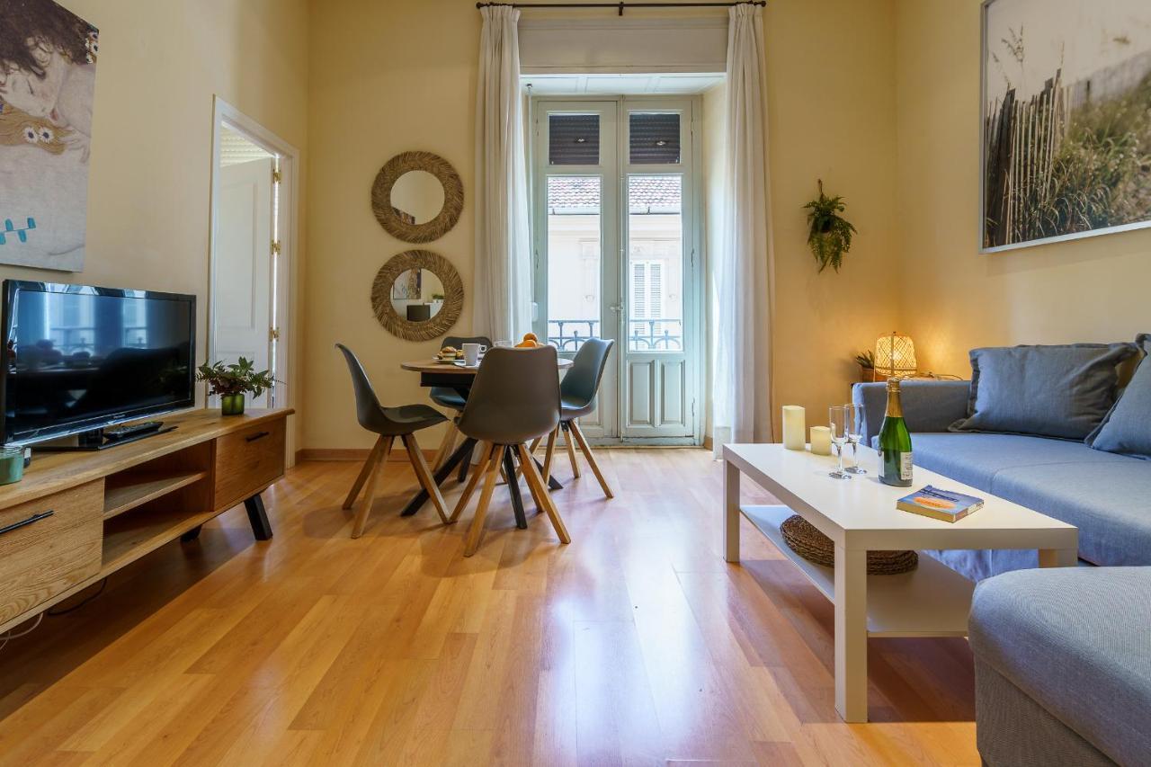 Bright Two-Bedroom Apartment In The Historic Center Malaga Zewnętrze zdjęcie