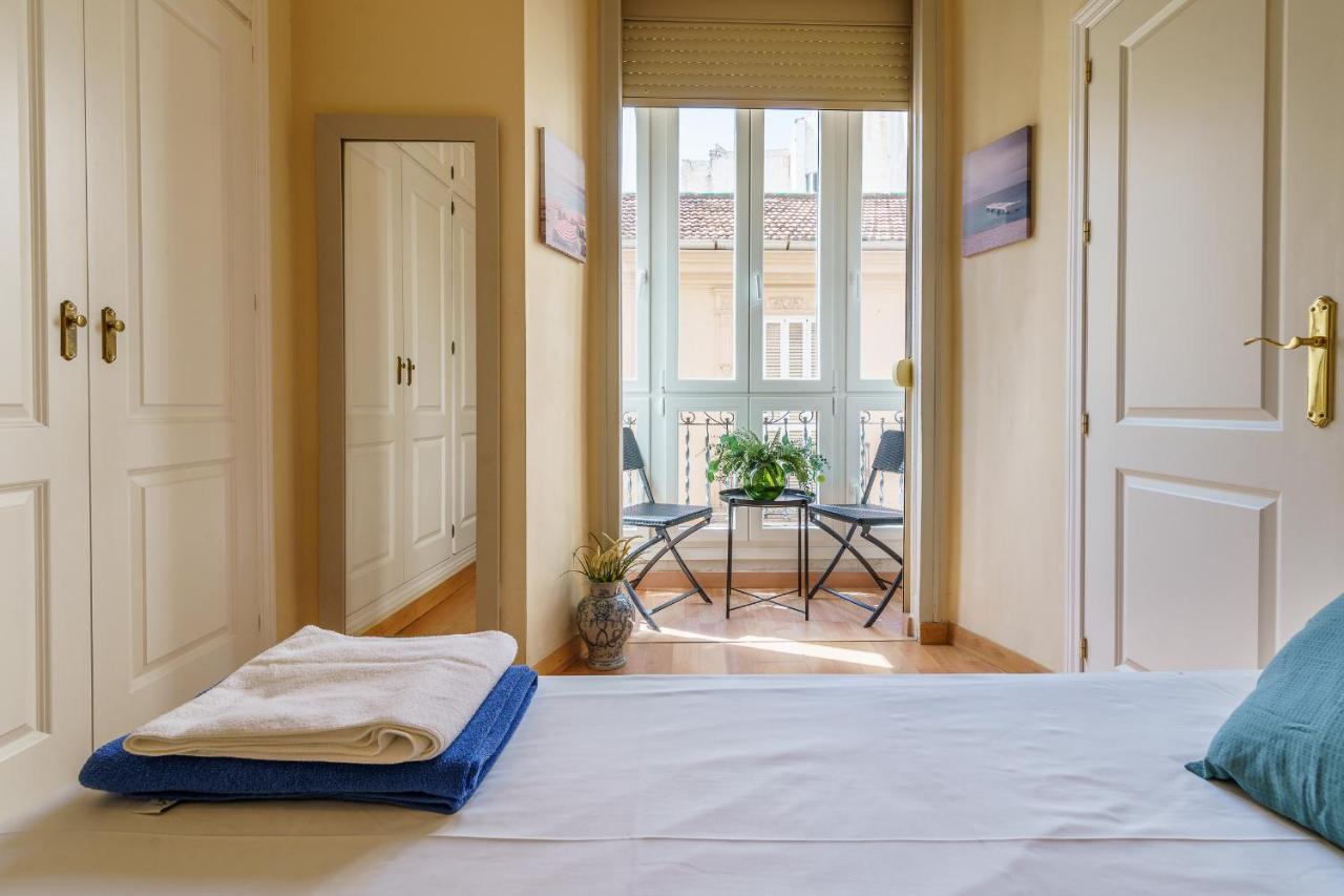 Bright Two-Bedroom Apartment In The Historic Center Malaga Zewnętrze zdjęcie